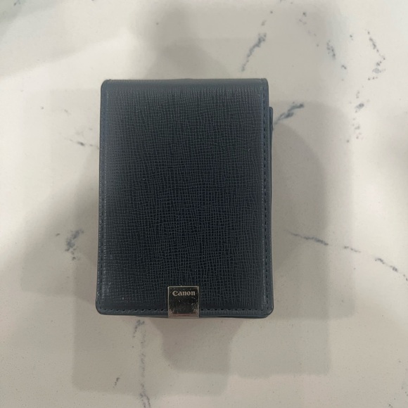 Canon PowerShot SD1100 IS Compact Digital Camera - Maroon Red - Picture 6 of 11